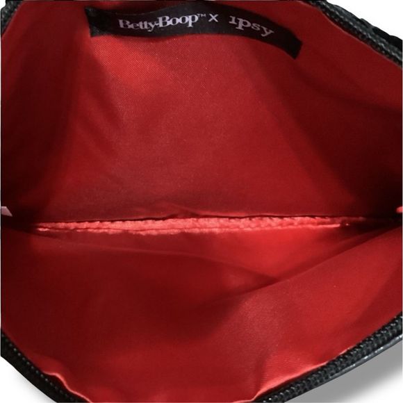 3 Betty Boop X Ipsy Sequined Black & Red Makeup Bag Clutch Purse Red Heart Zip H - Picture 4 of 7